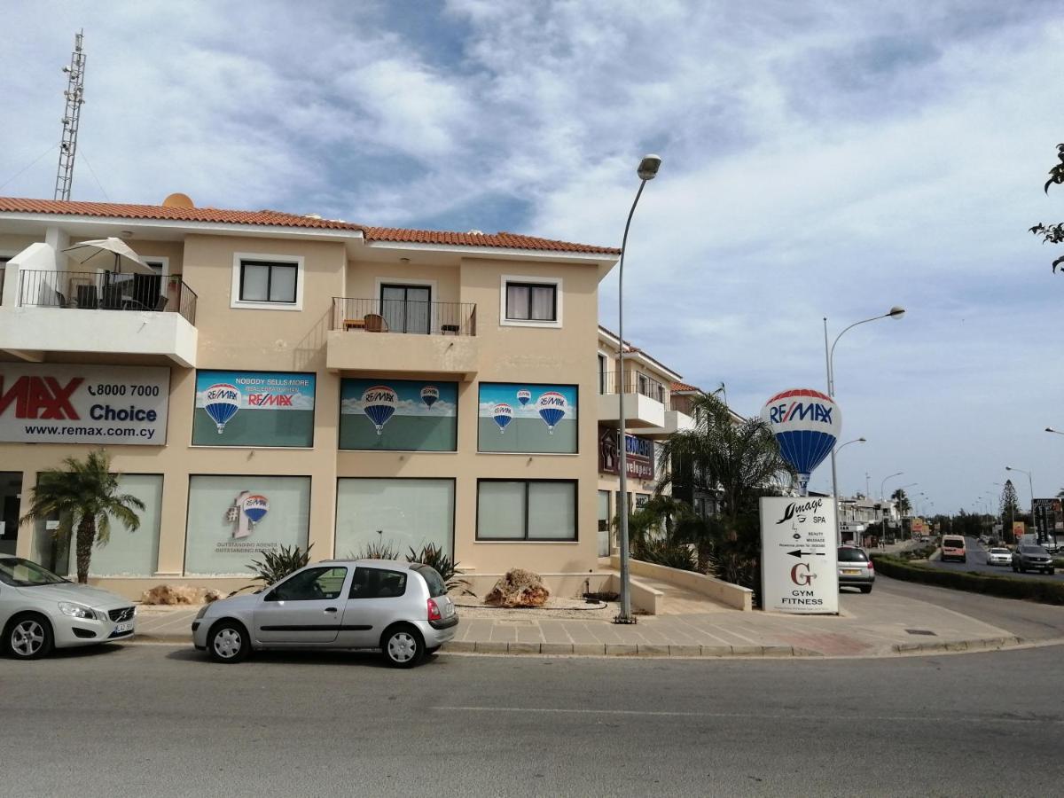 Barlee'S Apartment Paralimni Exteriör bild