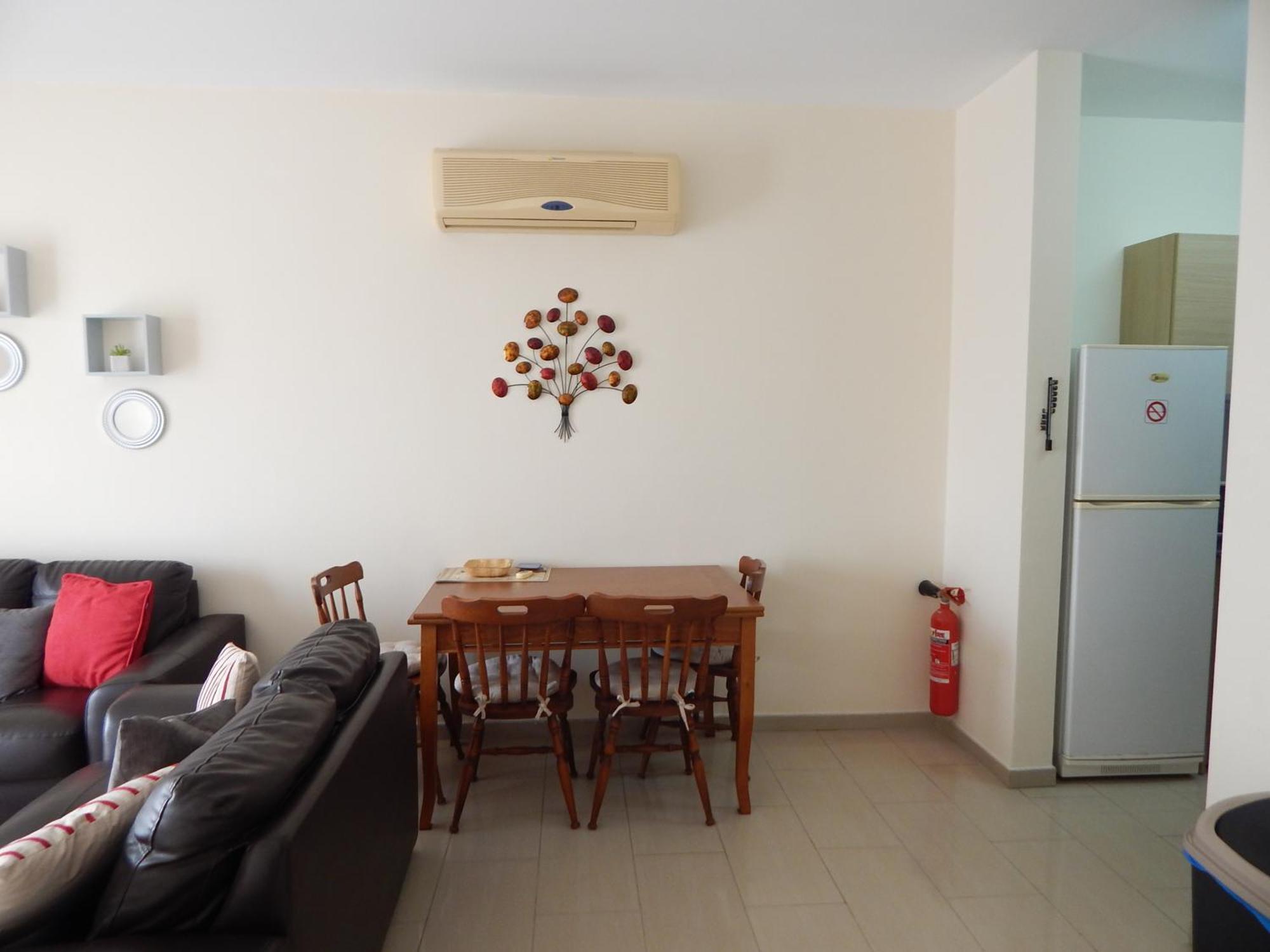 Barlee'S Apartment Paralimni Exteriör bild