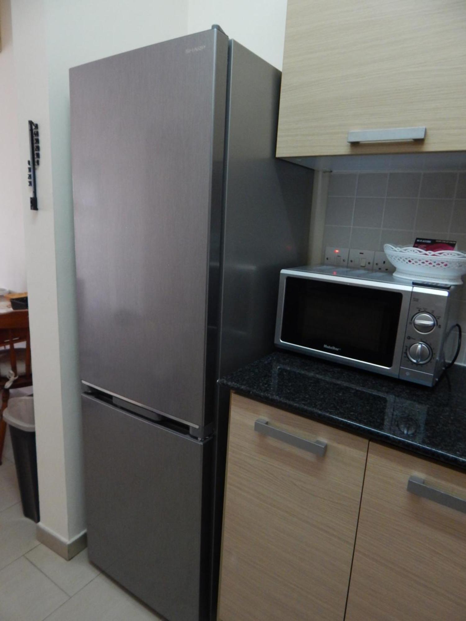 Barlee'S Apartment Paralimni Exteriör bild